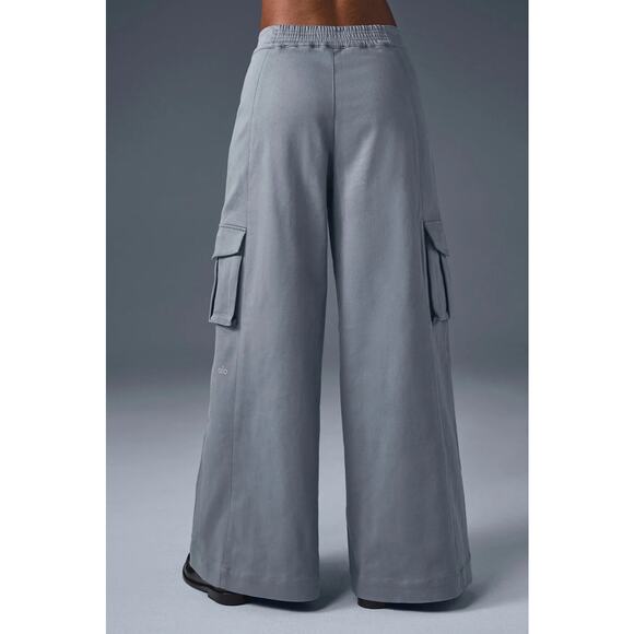 Alo Yoga Show Off Cargo Wide Leg Trouser Regular Length Steel Grey Gray NWOT XS - Picture 10 of 16